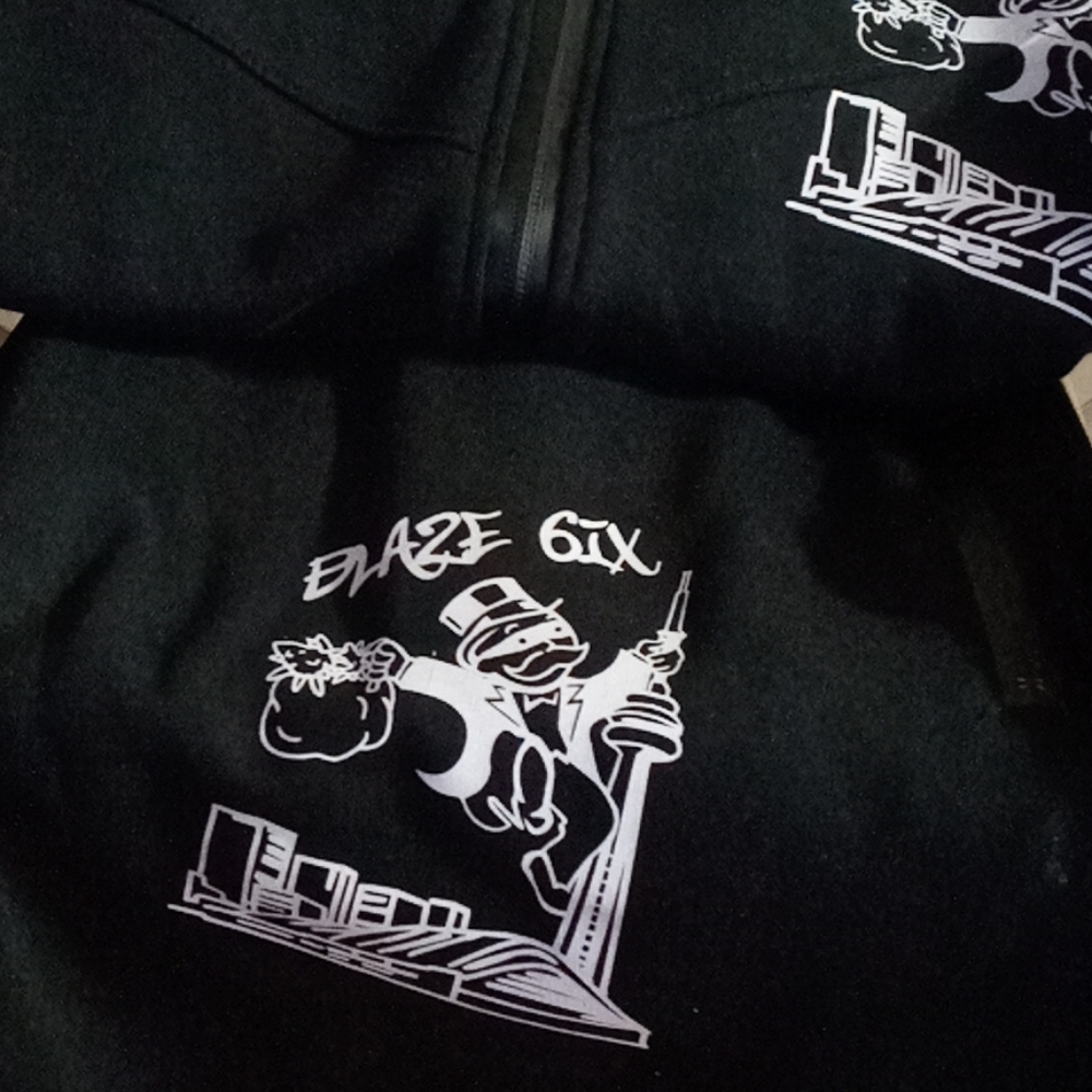 Jogger suits - Picture 3 of 3